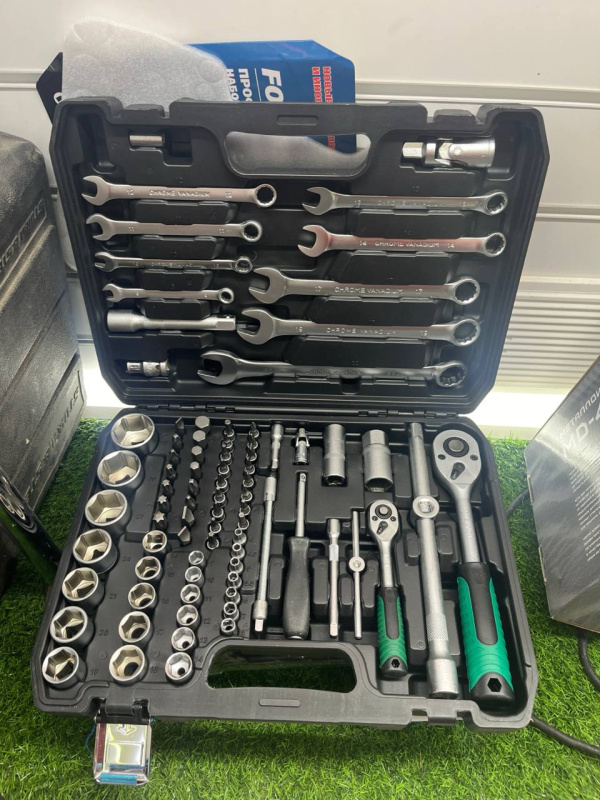 Набор инструментов Forcesset 82 предмета Cr-V 1/2